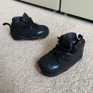 Nike Lebron 13 Toddler Sneakers Size 5C Black/Gum